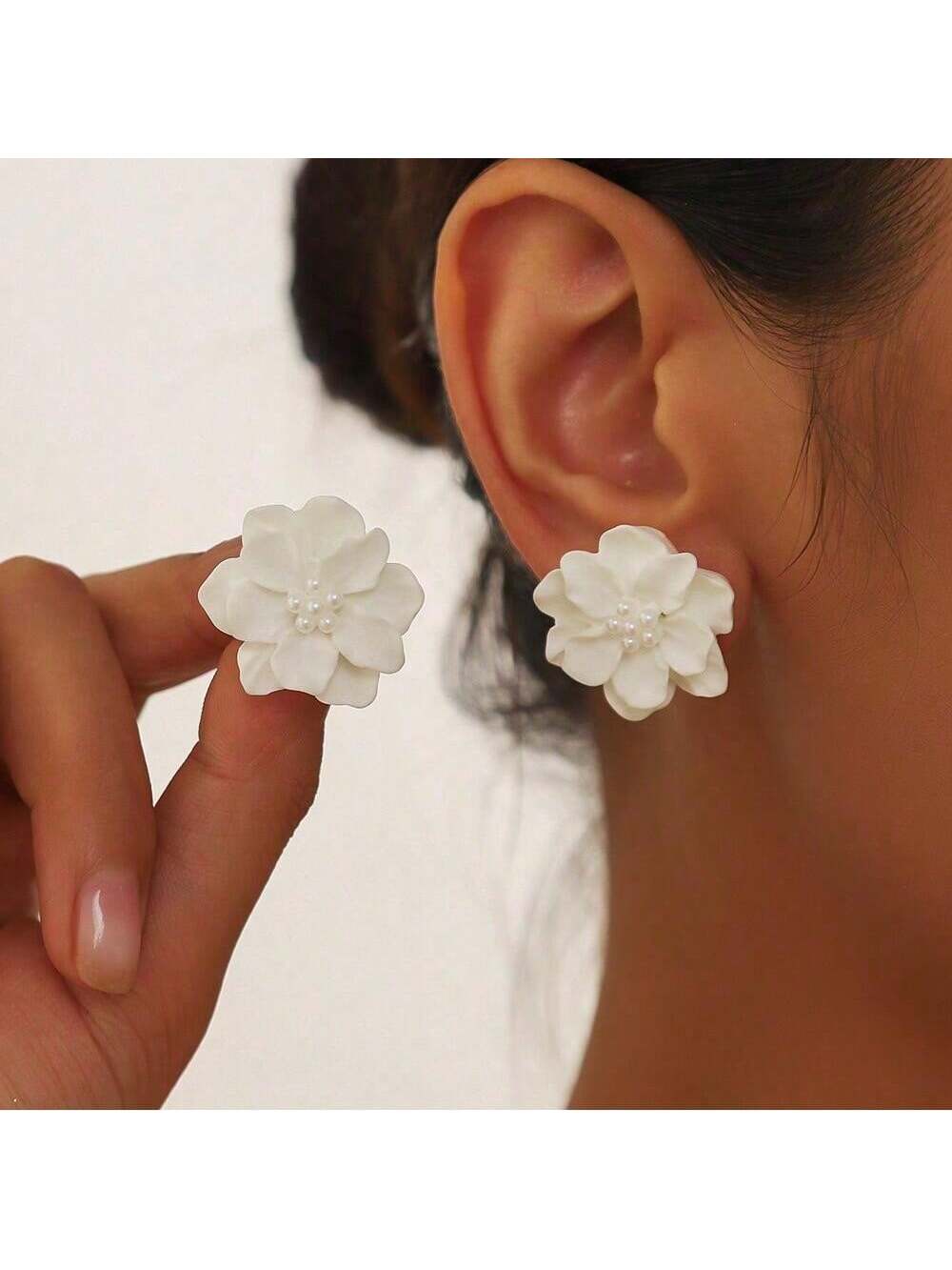 Elegant and Versatile Exaggerated Camellia Flower Earrings with Fresh and Stylish White Floral Faux Pearl Studs Valentines