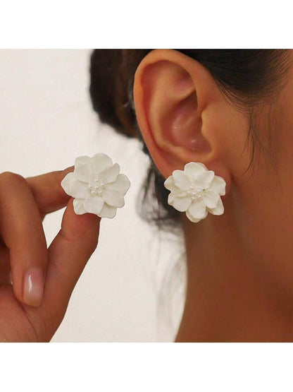 Elegant and Versatile Exaggerated Camellia Flower Earrings with Fresh and Stylish White Floral Faux Pearl Studs Valentines